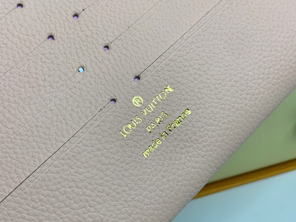 LVコピーウォレット着用イメージ